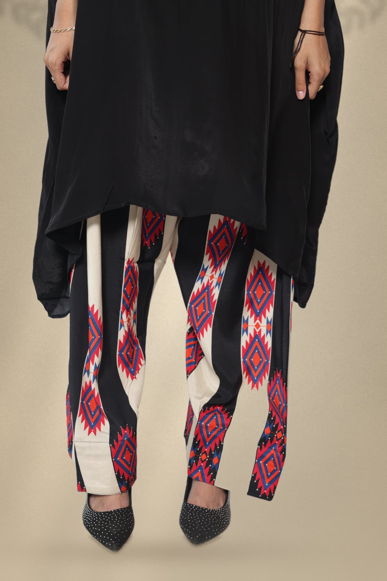 Kiran Aztec Kaftan Set, photograph 4 of 4