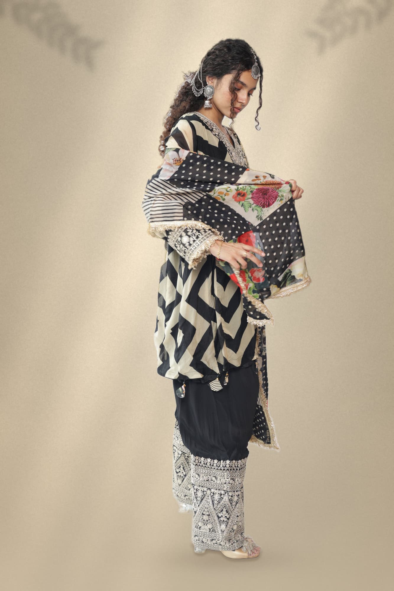 Zoya Chevron Kurta Set, photograph 6 of 11
