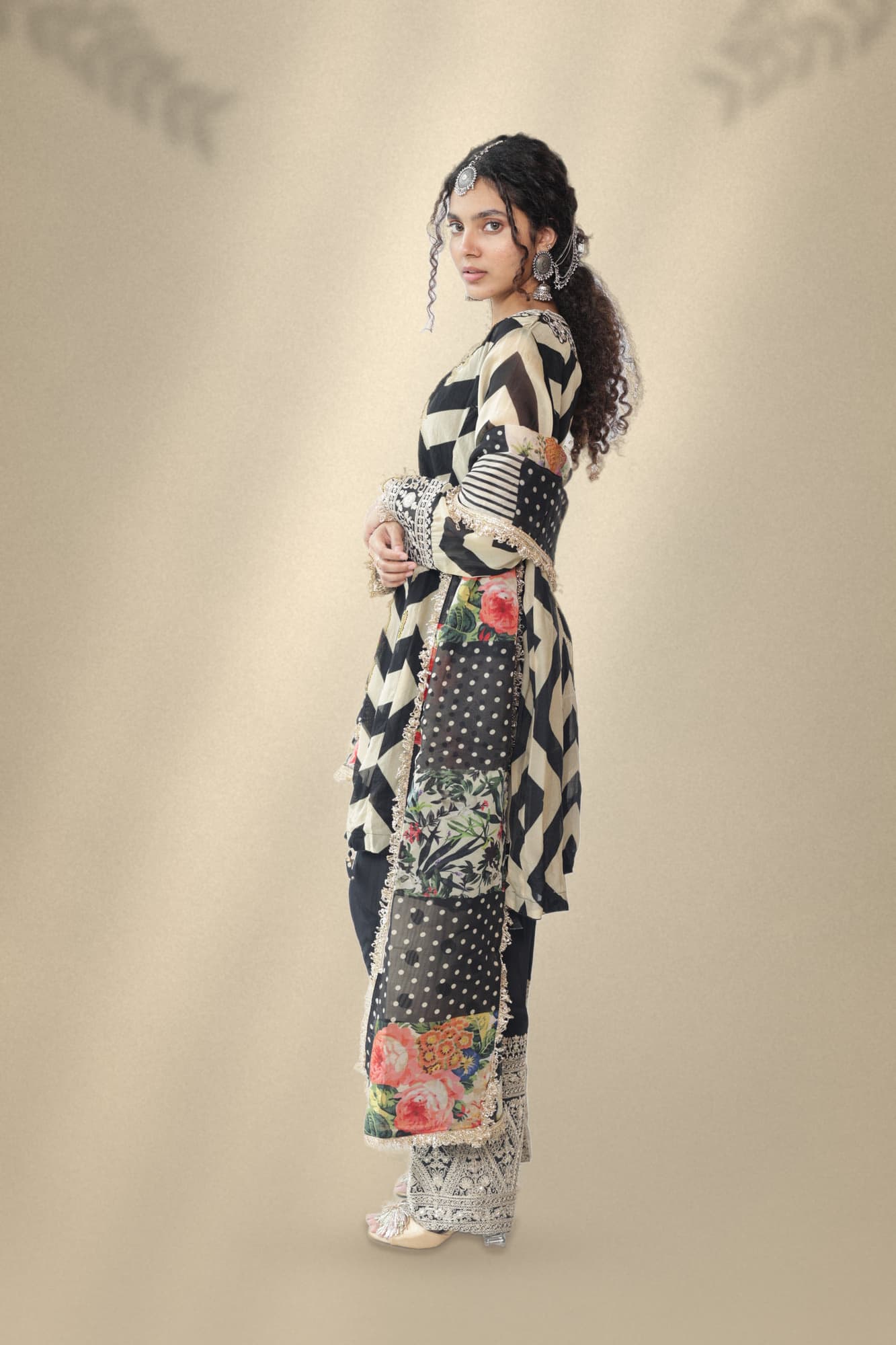 Zoya Chevron Kurta Set, photograph 7 of 11