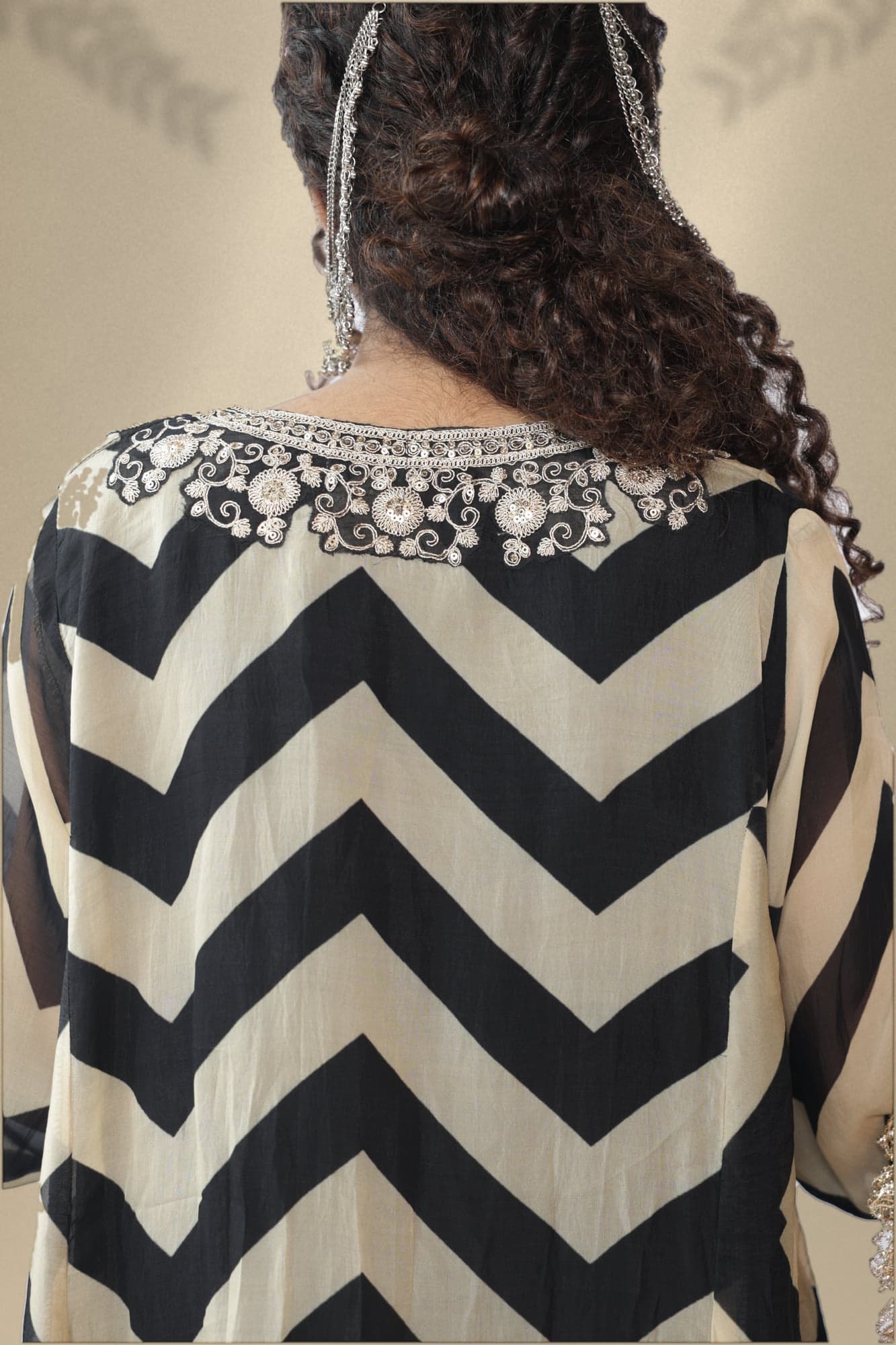 Zoya Chevron Kurta Set, photograph 10 of 11